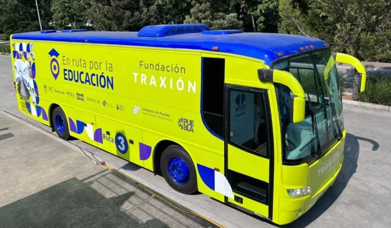 Fundación Traxión — Branding Vehicular